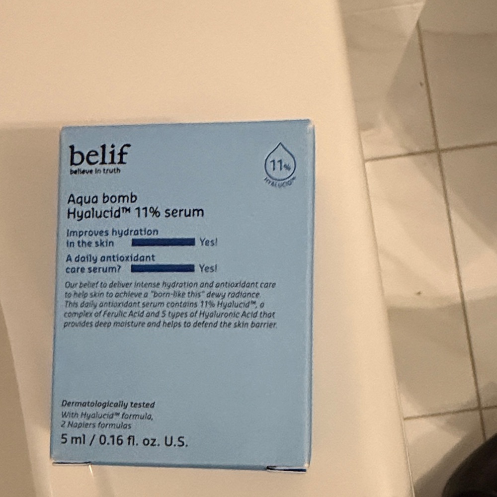 Belif Aqua Bomb Hyaluronic Serum - Light Blue